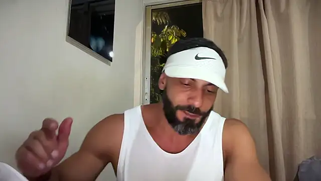 Snapshot of romeolovedark chatting on June 20, 2:36 am romeolovedark online show from June 20, 2:36 am