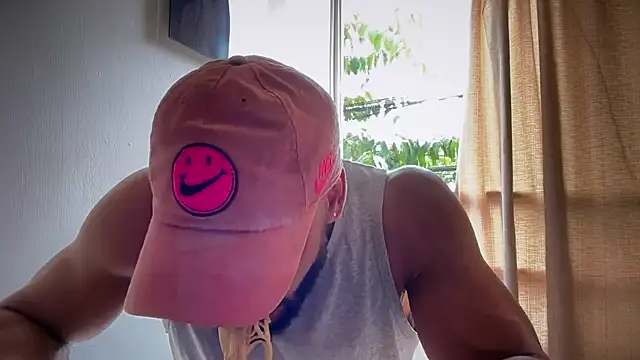 Snapshot of romeolovedark chatting on July 3, 6:14 pm romeolovedark online show from July 3, 6:14 pm