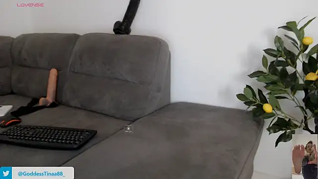 Goddess Tina online show from April 4, 2:58 pm