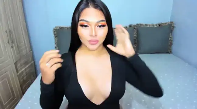Snapshot of shantal_r0mance chatting on December 10, 1:55 pm shantal r0mance online show from December 10, 1:55 pm
