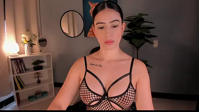 LiaPearce online show from November 25, 12:27 pm