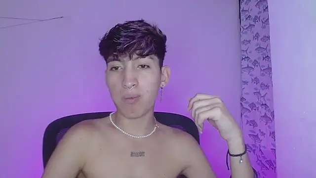 littlextreme online show from February 15, 1:53 am