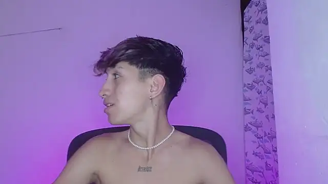 littlextreme online show from February 18, 1:21 am