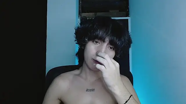Snapshot of littlextreme chatting on April 24, 2:14 am littlextreme online show from April 24, 2:14 am