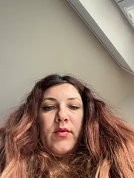 Snapshot of DaisyVibesss chatting on November 19, 9:09 am DaisyVibesss online show from November 19, 9:09 am