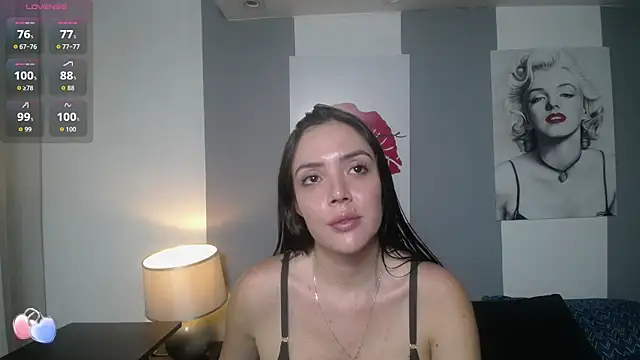 Snapshot of brianna_196 chatting on July 28, 7:39 pm brianna 196 online show from July 28, 7:39 pm