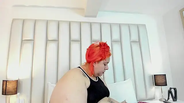 aandreaperez online show from November 12, 11:43 am