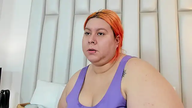 aandreaperez online show from November 20, 11:32 am