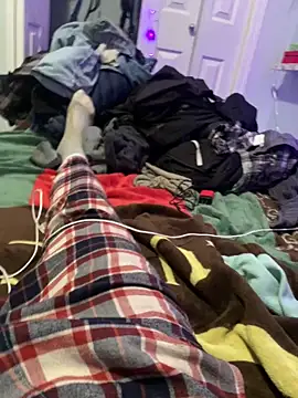 Hugetings online show from April 12, 6:51 am