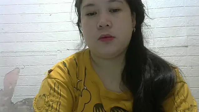 Snapshot of hotsexylyn chatting on September 12, 5:29 am hotsexylyn online show from September 12, 5:29 am