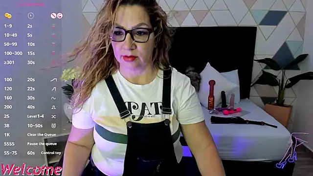 Snapshot of gisela27 chatting on January 24, 12:31 pm gisela27 online show from January 24, 12:31 pm