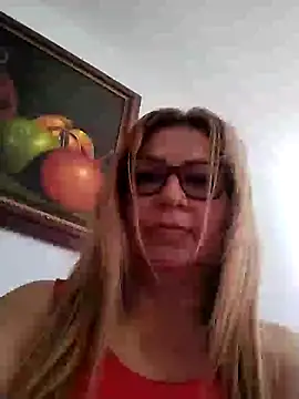 Snapshot of gisela27 chatting on March 9, 8:31 pm gisela27 online show from March 9, 8:31 pm