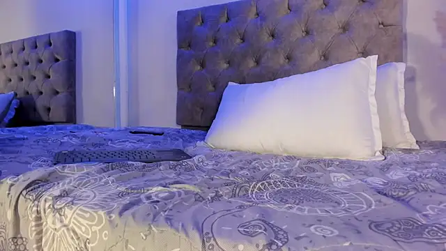 Snapshot of ale_cam chatting on December 15, 12:37 am ale cam online show from December 15, 12:37 am