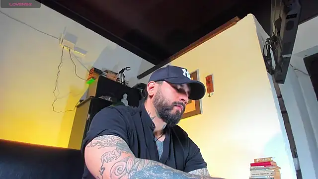 Snapshot of CamiloGray_ chatting on September 17, 1:13 pm CamiloGray online show from September 17, 1:13 pm