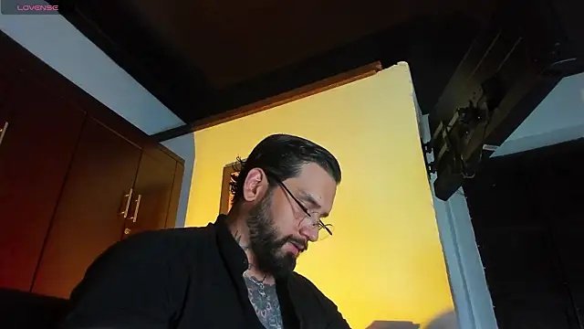 CamiloGray  online show from February 17, 2:13 pm