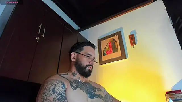 CamiloGray  online show from May 7, 3:39 pm