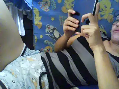 Snapshot of hairypussyyummy chatting on February 20, 7:34 am hairypussyyummy online show from February 20, 7:34 am