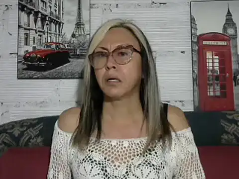 divahot08 online show from December 7, 6:15 pm