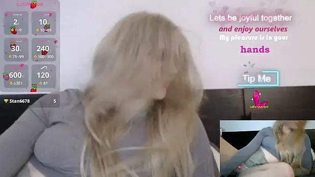 Snapshot of VeronicaJoyful chatting on September 24, 10:35 pm VeronicaJoyful online show from September 24, 10:35 pm