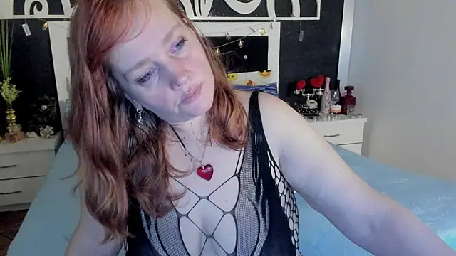 Snapshot of SinFulTitsDD chatting on January 30, 7:26 pm SinFulTitsDD online show from January 30, 7:26 pm