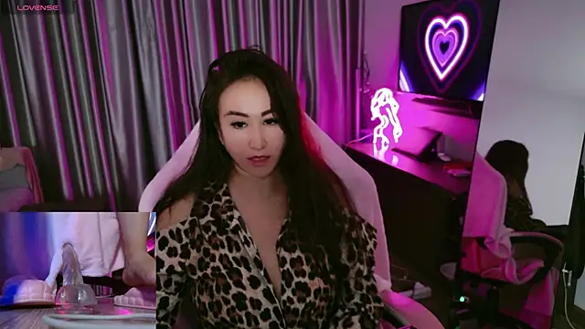 AsianQueens online show from October 31, 3:57 pm