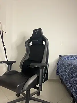 Snapshot of steven_smith05 chatting on October 7, 1:36 am steven smith05 online show from October 7, 1:36 am