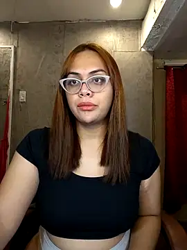 Snapshot of _MissKhimberlyXxx_ chatting on April 19, 6:21 pm MissKhimberlyXxx online show from April 19, 6:21 pm