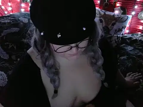 Snapshot of ThickBones chatting on December 28, 6:50 pm ThickBones online show from December 28, 6:50 pm