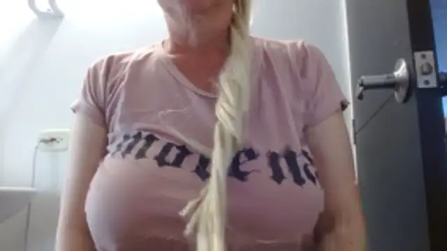 keiila  online show from February 5, 10:25 pm