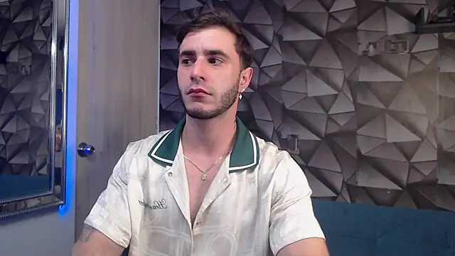 Latino stud4u online show from November 21, 12:43 am