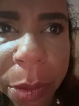 Snapshot of pimenta_gaby chatting on February 18, 11:11 am pimenta gaby online show from February 18, 11:11 am