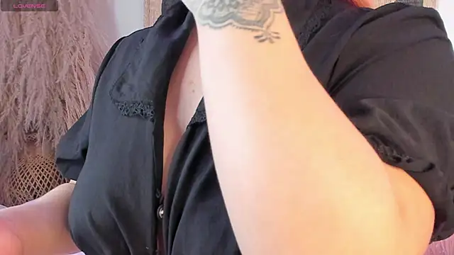 SophieRossi online show from March 5, 4:34 am