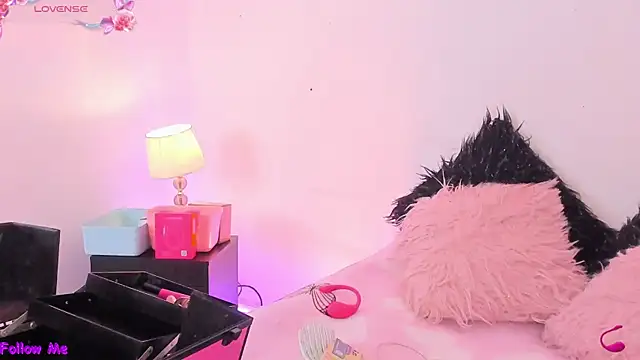 SophieRossi online show from November 20, 4:23 am