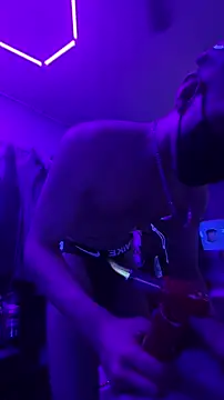 Cloudd Kingg Iceyyy online show from April 15, 7:58 pm