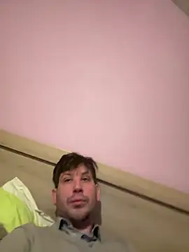 Snapshot of Taxidriver1988 chatting on January 13, 9:31 pm Taxidriver1988 online show from January 13, 9:31 pm