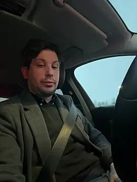 Snapshot of Taxidriver1988 chatting on February 26, 5:28 pm Taxidriver1988 online show from February 26, 5:28 pm