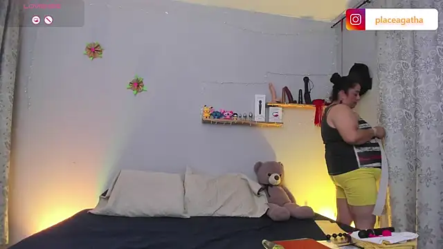 agathaxxx-69 online show from February 28, 8:18 pm