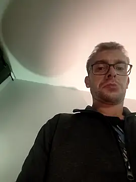 Geilalsboter23 online show from November 4, 9:14 pm