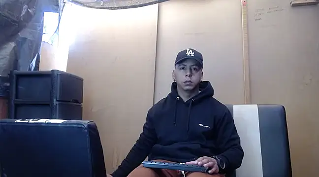 Snapshot of Black_hot266 chatting on December 14, 1:38 pm Black hot266 online show from December 14, 1:38 pm