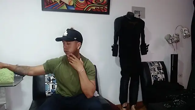 Snapshot of Black_hot266 chatting on November 6, 2:07 pm Black hot266 online show from November 6, 2:07 pm