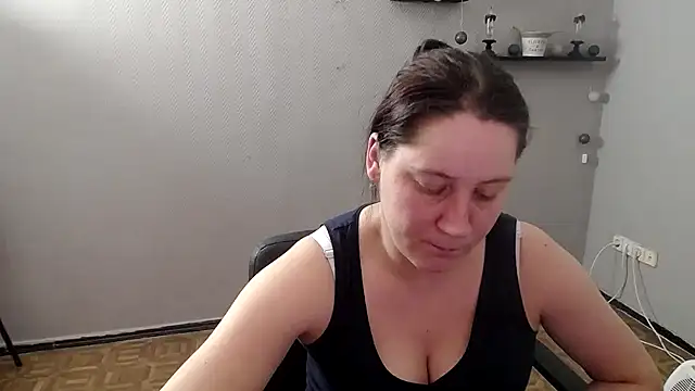 JosieJun  online show from March 16, 5:50 pm