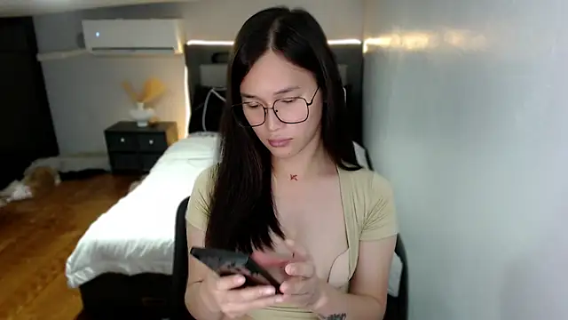 Snapshot of AmazingLuchie chatting on June 21, 5:32 am AmazingLuchie online show from June 21, 5:32 am