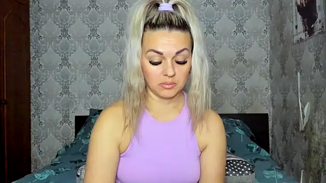 NicoletMoore online show from January 17, 8:33 pm