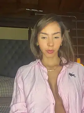 Snapshot of RouseColins chatting on February 2, 11:32 pm RouseColins online show from February 2, 11:32 pm