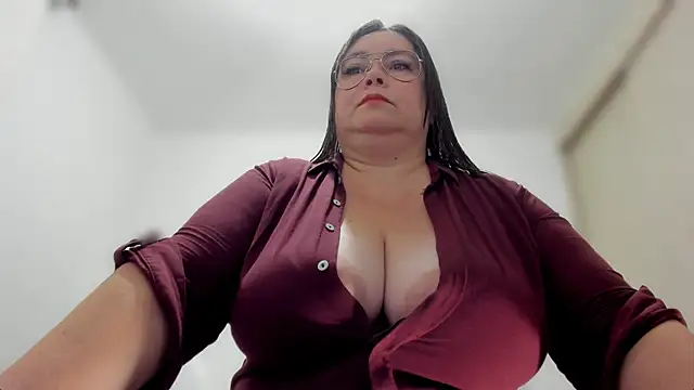 esmeraldamfc online show from January 11, 12:01 am