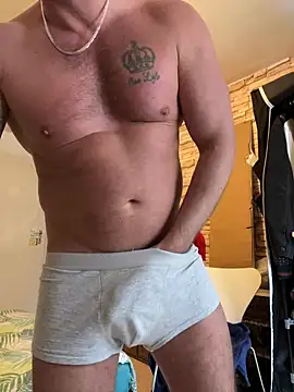 Snapshot of 2guysforu chatting on February 16, 2:32 pm 2guysforu online show from February 16, 2:32 pm