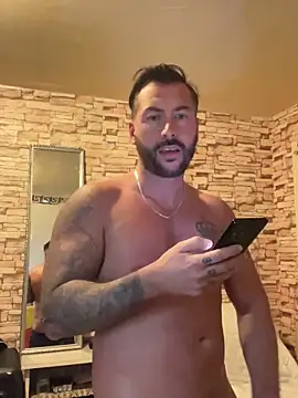 Snapshot of 2guysforu chatting on March 15, 8:54 pm 2guysforu online show from March 15, 8:54 pm
