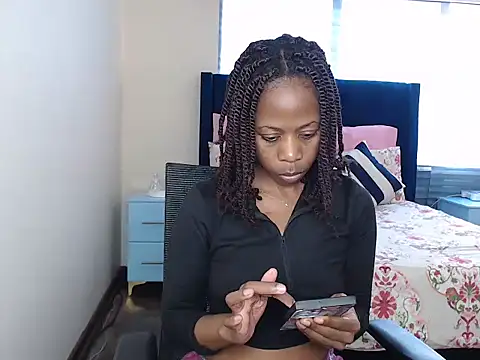 Snapshot of QUEENMANDYY chatting on May 26, 6:31 am QUEENMANDYY online show from May 26, 6:31 am