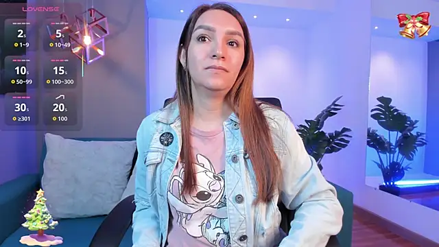 Snapshot of miataylorr1 chatting on December 22, 11:29 am miataylorr1 online show from December 22, 11:29 am