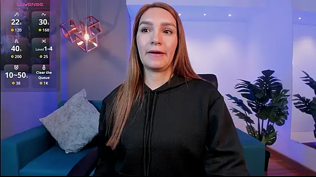 Snapshot of miataylorr1 chatting on February 10, 12:20 pm miataylorr1 online show from February 10, 12:20 pm